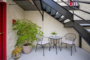 1907 NW Hoyt St, Portland, OR 97209 - Photo 8