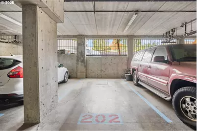 1907 NW Hoyt St, Portland, OR 97209 - Photo 32