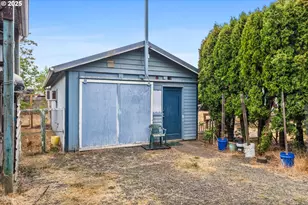 633 SE Ash St, Dallas, OR 97338 - Photo 34