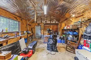 633 SE Ash St, Dallas, OR 97338 - Photo 36