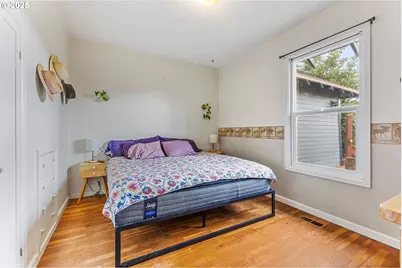 633 SE Ash St, Dallas, OR 97338 - Photo 12