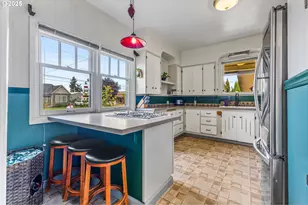 633 SE Ash St, Dallas, OR 97338 - Photo 16