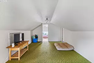 633 SE Ash St, Dallas, OR 97338 - Photo 30