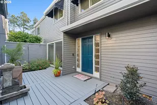 38 Greenridge Ct, Lake Oswego, OR 97035 - Photo 2