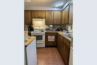 1966 SW Galley Ct, Lincoln City, OR 97367 - Photo 4