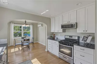 150 Elkay Dr, Eugene, OR 97404 - Photo 12