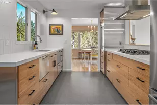 2631 SW Sherwood Dr, Portland, OR 97201 - Photo 14