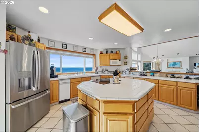490 Pacific View Dr, Rockaway Beach, OR 97136 - Photo 10