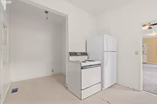 225 W Berkeley St, Gladstone, OR 97027 - Photo 16
