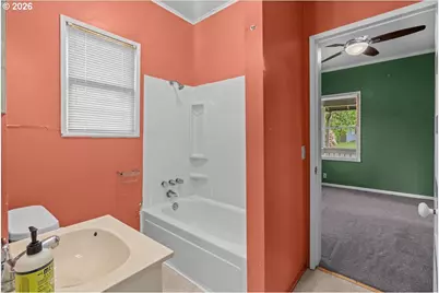 225 W Berkeley St, Gladstone, OR 97027 - Photo 10