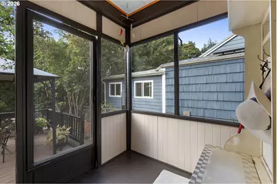 9027 N Charleston Ave, Portland, OR 97203 - Photo 18