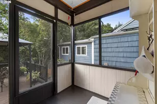 9027 N Charleston Ave, Portland, OR 97203 - Photo 18