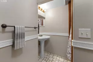 9027 N Charleston Ave, Portland, OR 97203 - Photo 20
