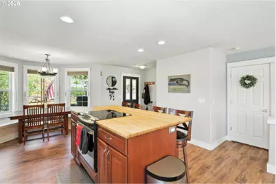 438 NW Roselawn St, Stevenson, WA 98648 - Photo 12
