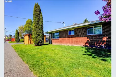 1049 SE Walnut St, Hillsboro, OR 97123 - Photo 2