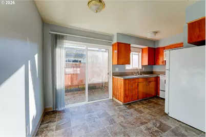 1049 SE Walnut St, Hillsboro, OR 97123 - Photo 12