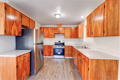 1049 SE Walnut St, Hillsboro, OR 97123 - Photo 4