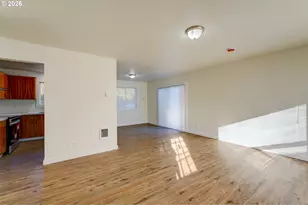 1049 SE Walnut St, Hillsboro, OR 97123 - Photo 8