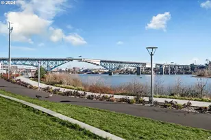 841 S Gaines St, Portland, OR 97239 - Photo 46