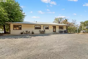 599 Horizon Ln, Myrtle Creek, OR 97457 - Photo 4