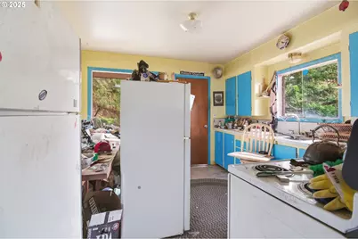 48117 E 2nd St, Oakridge, OR 97463 - Photo 10