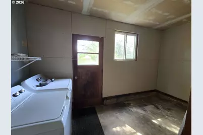 126 N 20th St, Philomath, OR 97370 - Photo 8