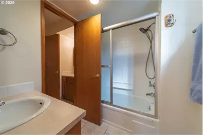 2235 SW Marigold St, Portland, OR 97219 - Photo 16