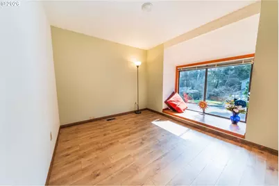 2235 SW Marigold St, Portland, OR 97219 - Photo 22