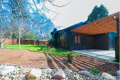 2235 SW Marigold St, Portland, OR 97219 - Photo 26