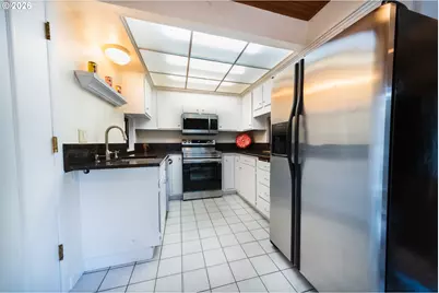 2235 SW Marigold St, Portland, OR 97219 - Photo 14