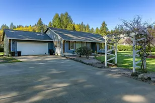 111 Laurel Ln, Washougal, WA 98671 - Photo 2