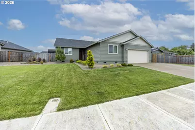 1487 Austin Ave, Woodburn, OR 97071 - Photo 2