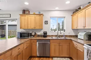 720 N Market St, Lafayette, OR 97127 - Photo 14