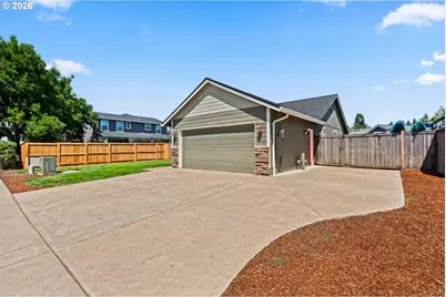 1081 Siuslaw St, Harrisburg, OR 97446 - Photo 4