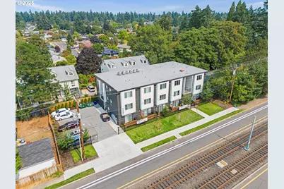 10985 E Burnside St #4, Portland, OR 97216 - Photo 8