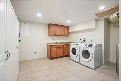 8115 SW Valley View Dr, Portland, OR 97225 - Photo 32