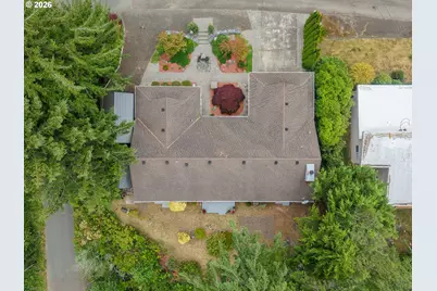 1689 Applewood Dr, Coos Bay, OR 97420 - Photo 36