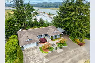 1689 Applewood Dr, Coos Bay, OR 97420 - Photo 44