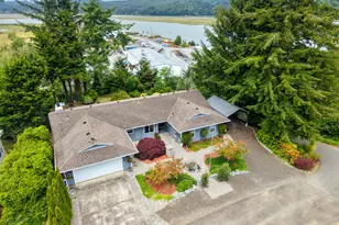 1689 Applewood Dr, Coos Bay, OR 97420 - Photo 44