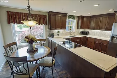 1689 Applewood Dr, Coos Bay, OR 97420 - Photo 10
