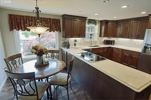 1689 Applewood Dr, Coos Bay, OR 97420 - Photo 10