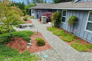 1689 Applewood Dr, Coos Bay, OR 97420 - Photo 4