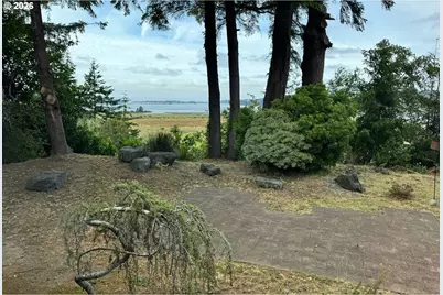 1689 Applewood Dr, Coos Bay, OR 97420 - Photo 2