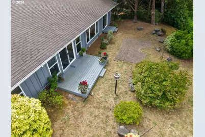 1689 Applewood Dr, Coos Bay, OR 97420 - Photo 40