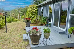 1689 Applewood Dr, Coos Bay, OR 97420 - Photo 42