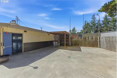 3290 Ocean Blvd, Coos Bay, OR 97420 - Photo 36