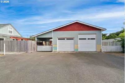 543 Chicago Ave SE, Bandon, OR 97411 - Photo 6