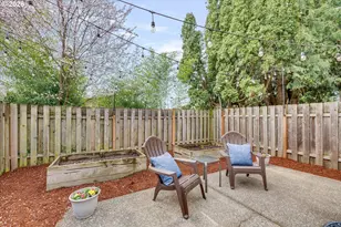 9126 SE Ash St, Portland, OR 97216 - Photo 24