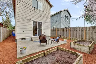 9126 SE Ash St, Portland, OR 97216 - Photo 26