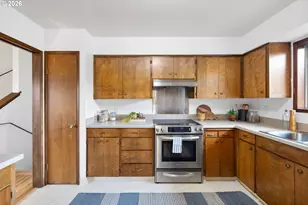 12837 NE Morris St, Portland, OR 97230 - Photo 10